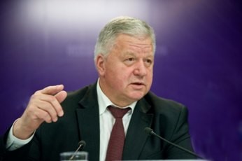 Михаил Шмаков: «Мы против идеи Минфина о повышении взносов с зарплат»