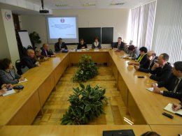 18 октября 2018 года в рамках дня председателя в облсовпрофе прошла встреча с сенатором Еленой Поповой