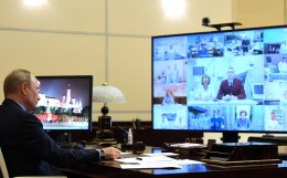 Путин: подвиг медиков в период эпидемии навсегда войдет в историю нашей медицины