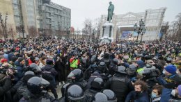 Михаил Шмаков: "Все революции ведут, прежде всего, к безработице и отсутствию зарплат"