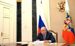 Путин поручил принять меры по недопущению снижения доходов граждан