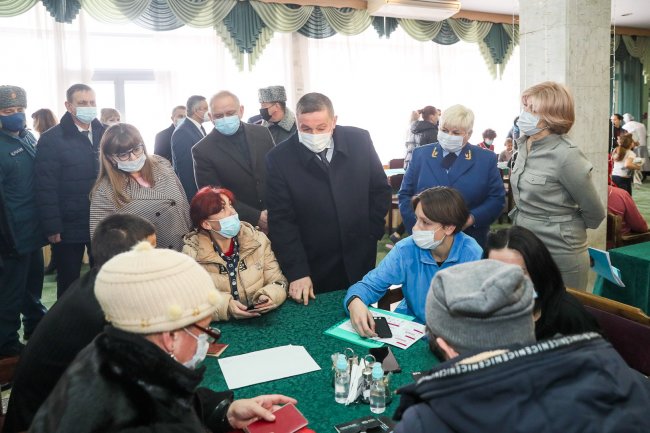Губернатор встретился с семьями беженцев из ДНР и ЛНР