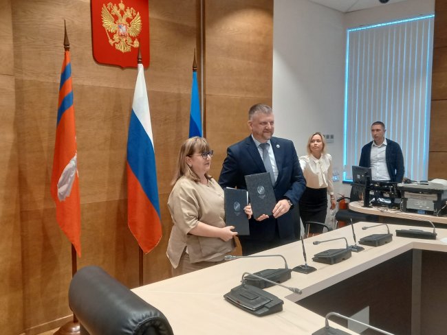 Подписано соглашение между Общественными палатами Волгоградской области и ЛНР