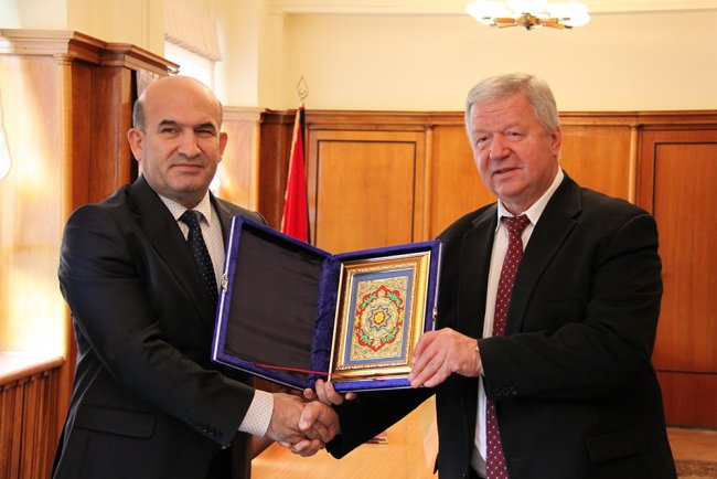 Подписан Меморандум о сотрудничестве между ФНПР и Федерацией независимых профсоюзов Таджикистана