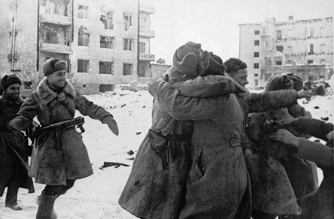 Сталинградскую битву народ ковал на фронте и в тылу