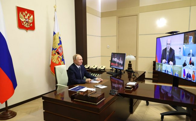 Путин потребовал добиться ощутимого увеличения реальных зарплат в 2023 году