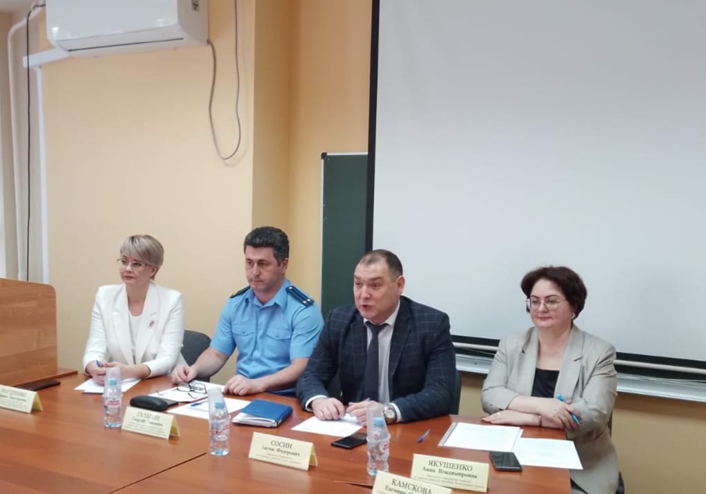 Специалисты Волгоградского облсовпрофа рассказали как защитить свои трудовые права